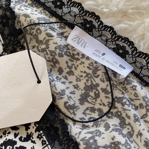 Zara Plunge V-Neck Tunic Sleeveless Top Lace Trim Black and Cream Size 8 - Picture 3 of 6